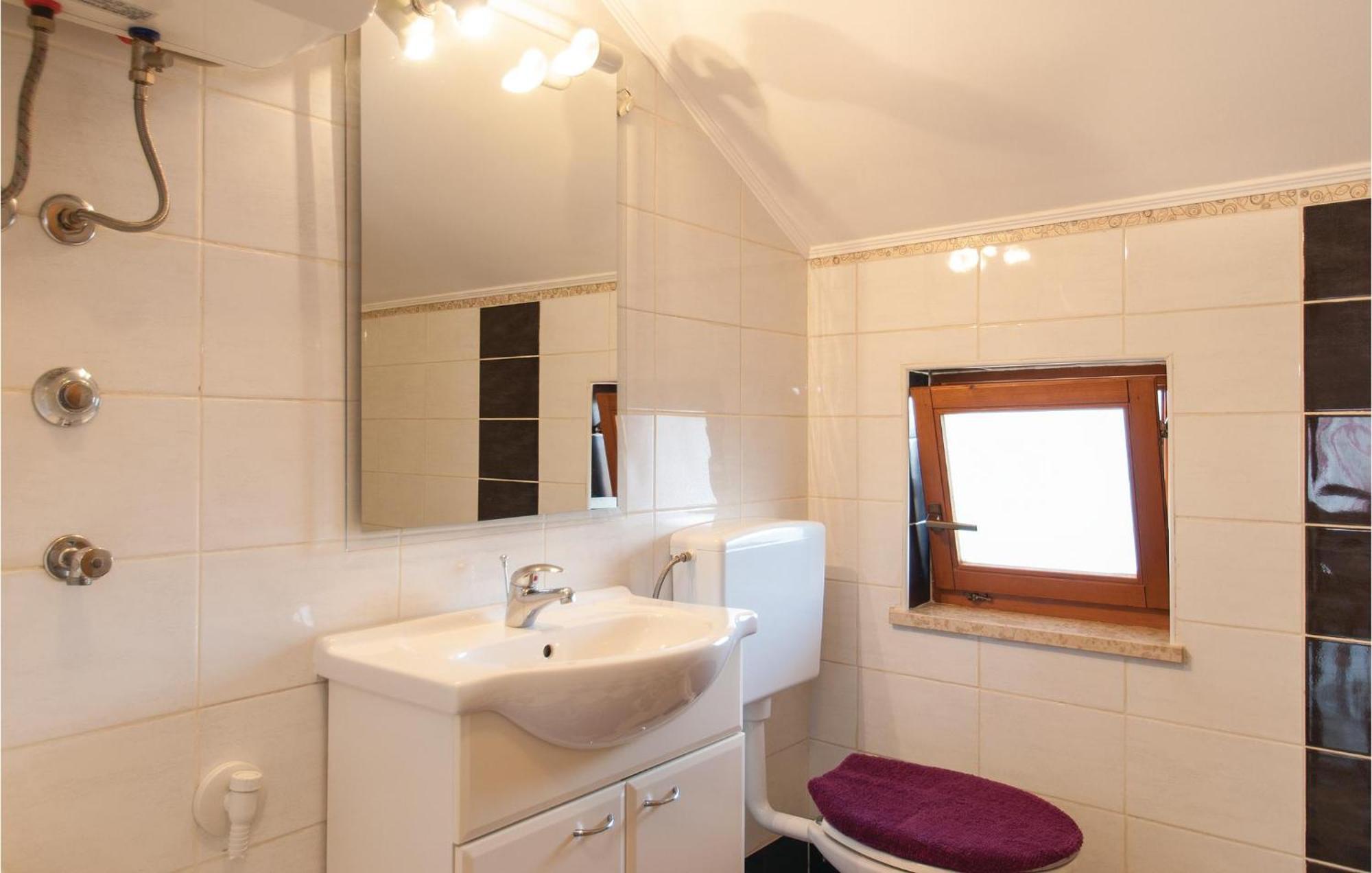 Lovely Apartment In Rovinj With Kitchen Extérieur photo